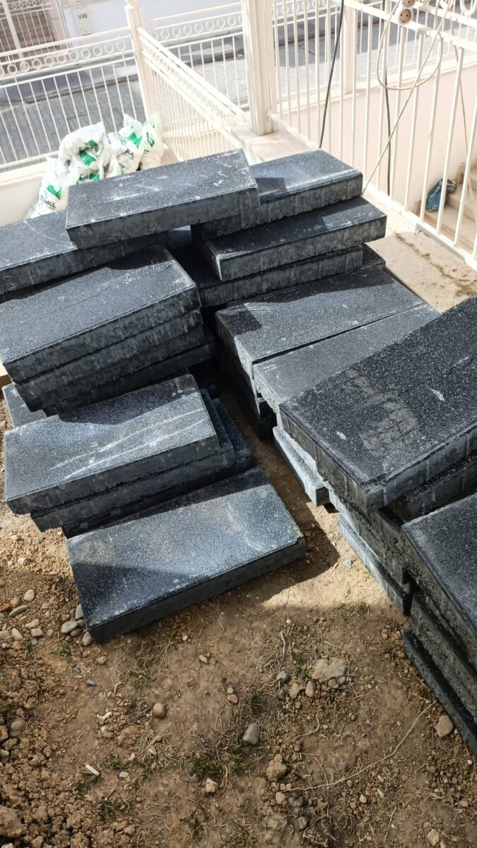 30x60x8 cm beton bahçe adım taşı yürüyüş yolu uygulaması