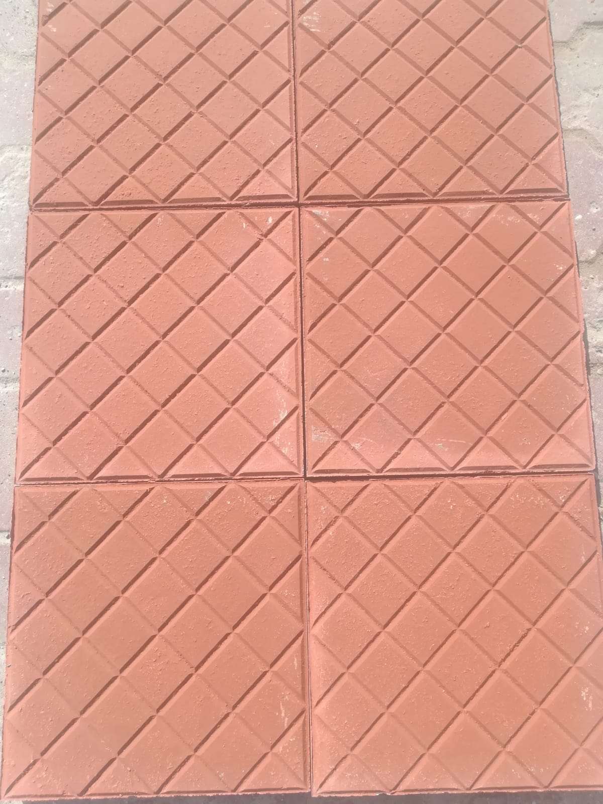 Kırmızı Baklava Desenli Bahçe Karo Taşı - Görsel 2