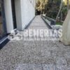 Wash Beton 40x40 Klasik Karo | Bahçe Uygulaması Dış mekanlarda kullanılan, doğal taş görünümüyle şıklık katarken kaymaz ve dayanıklı yapısıyla güvenliği sağlayan 40x40 cm ebatında Wash Beton karo.