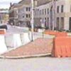 yol-bariyeri-kirmizi-120-x-80-x-50-cmy-ff8c98.jpg